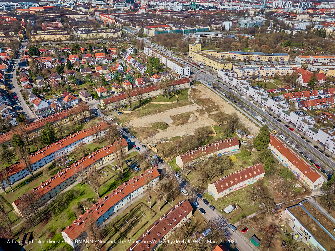 21.03.2023 - Luftbilder von der Baustelle Maikäfersiedlung in Berg am Laim
